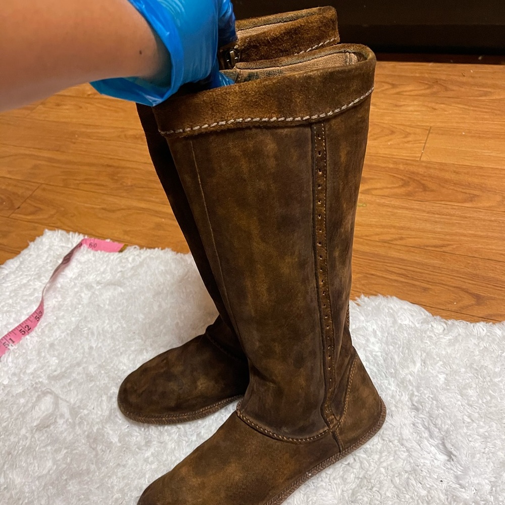 Ugg Suede Boot - image 6